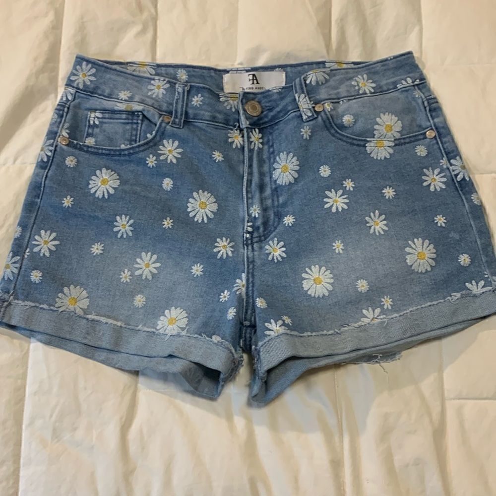 FLYING ANGEL, shorts, diary pattern, great condition size 9/29
